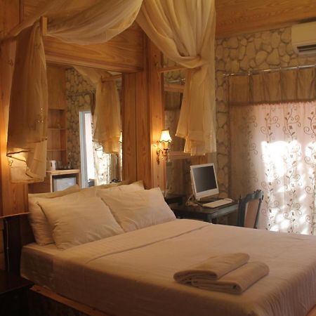 Huen Chan Thip Чианграй Номер фото